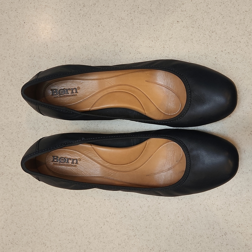 Born Navy Blue Pump size 10